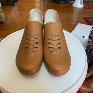 No 6 wedge clogs size 42 NWT